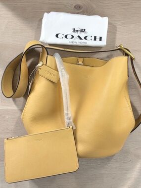 NWT COACH Large Bleecker Bucket CCC23 Bag Smooth Vanilla Leather w/Brass Accents
